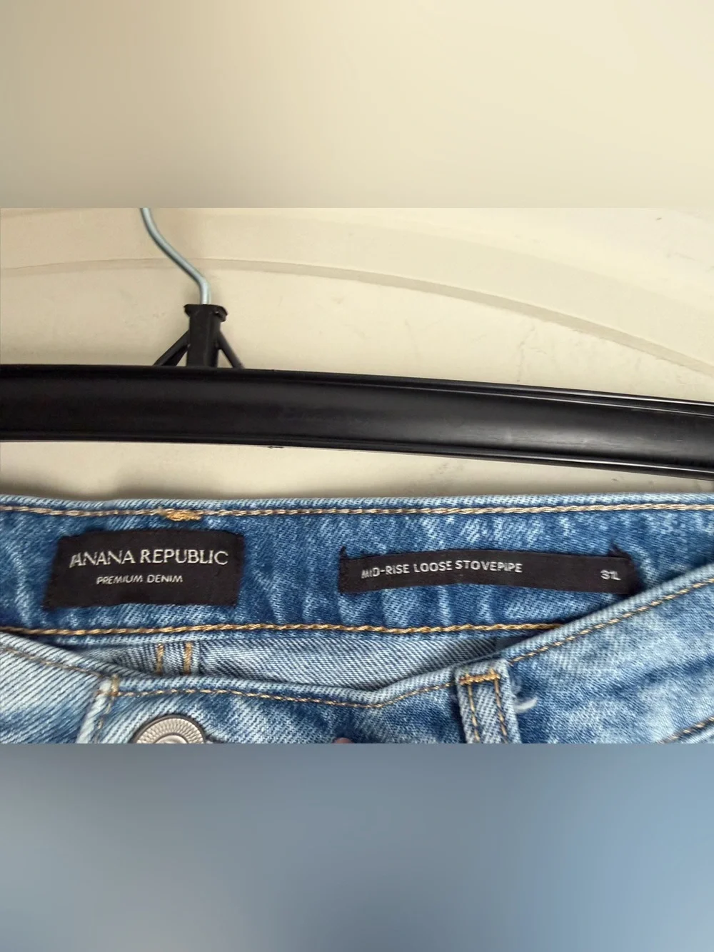 Banana Republic classic light